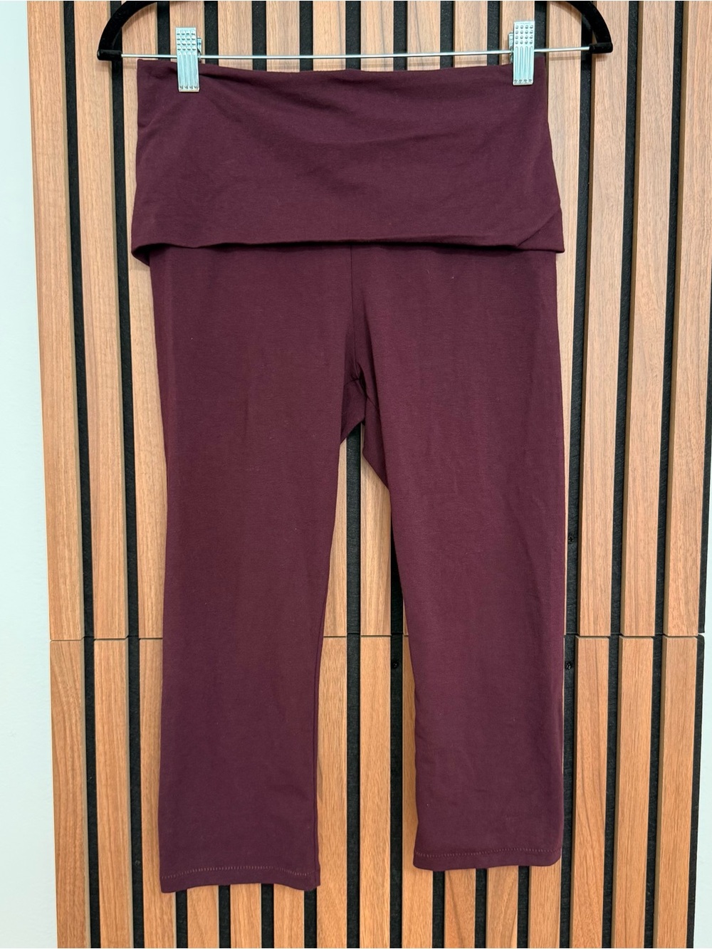 NWT Skims Fold-Over Waist Capri Leggings Deep Burgundy